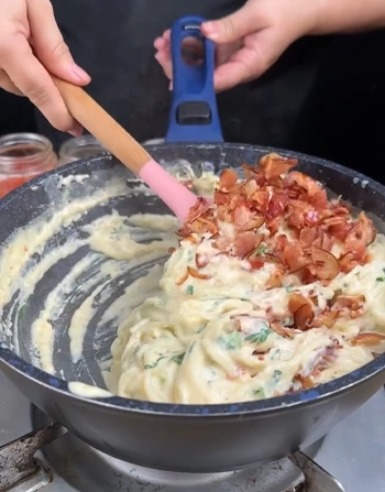 🍝 Creamy Bacon Pasta