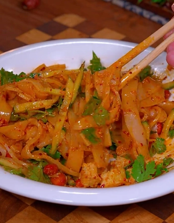 🍜 Cold Skin Noodles – Homemade and Chewy